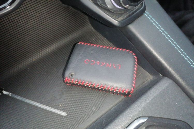 领克05 2020款 2.0TD 两驱耀Halo中控内饰11