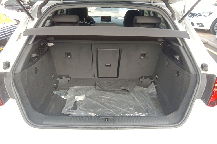 奥迪A3 2020款 Sportback 35 TFSI 进取型 国VI机舱底盘23