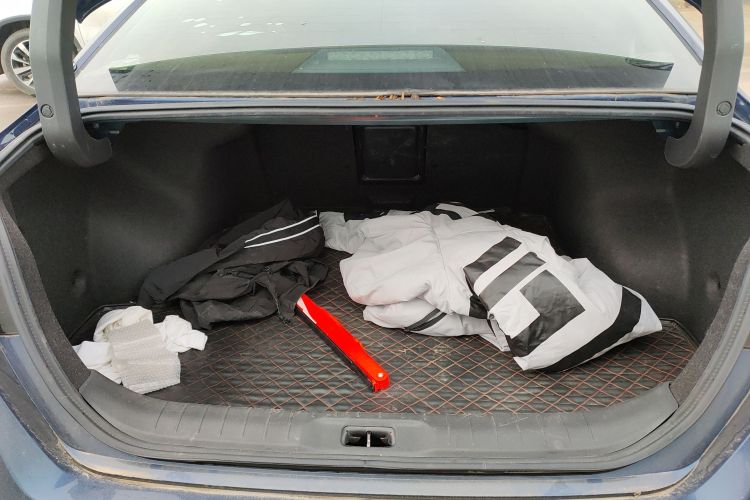 日产 天籁 2019款 2.0T XL Upper 智享版机舱底盘23