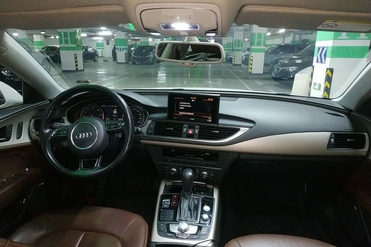 奥迪A7 2017款 40 TFSI 进取型中控内饰12