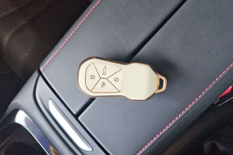 小鹏P7 2022款 480N+中控内饰11