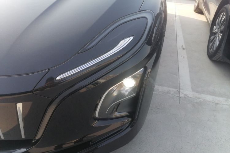 红旗E-QM5 2022款 431km 充电乐享版局部细节36