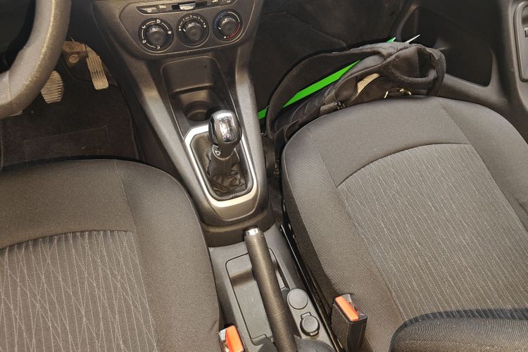 雪铁龙 爱丽舍 2016款 1.6L 手动时尚型局部细节18