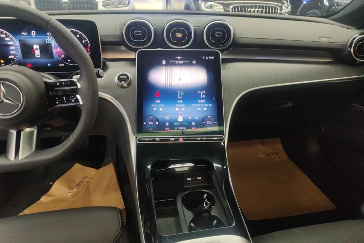 奔驰C级 2023款 改款 C 200 L 运动版中控内饰16