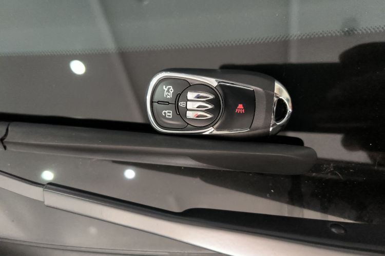 别克 君威 2024款 25T 超享版中控内饰11