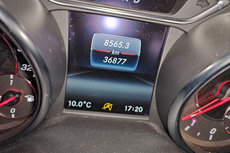 奔驰A级AMG(进口) 2017款 改款 AMG A 45 4MATIC中控内饰15