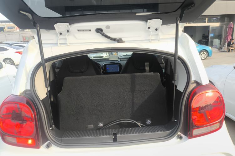 荣威 科莱威CLEVER 2022款 311km元气啵啵版机舱底盘23