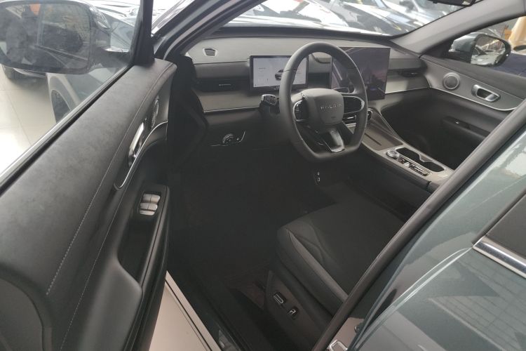 奇瑞 风云T8 2025款 1.5T 130km 舒适版5座中控内饰20