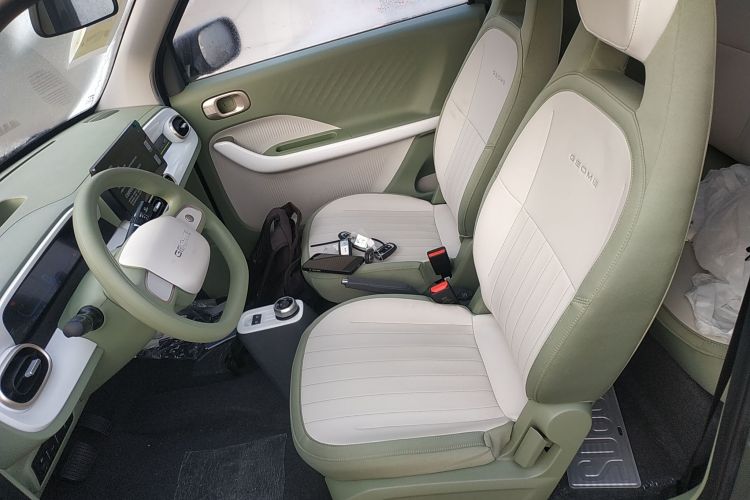 吉利银河 2025款 210km 熊猫骑士中控内饰19