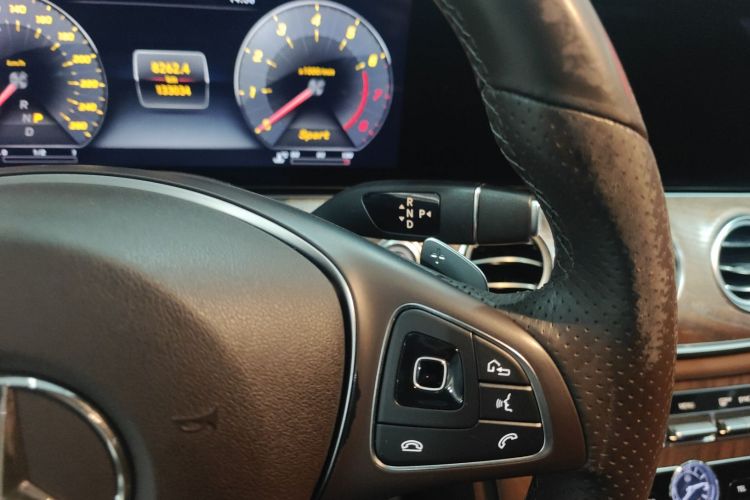 奔驰E级 2018款 改款 E 300 L 时尚型中控内饰18