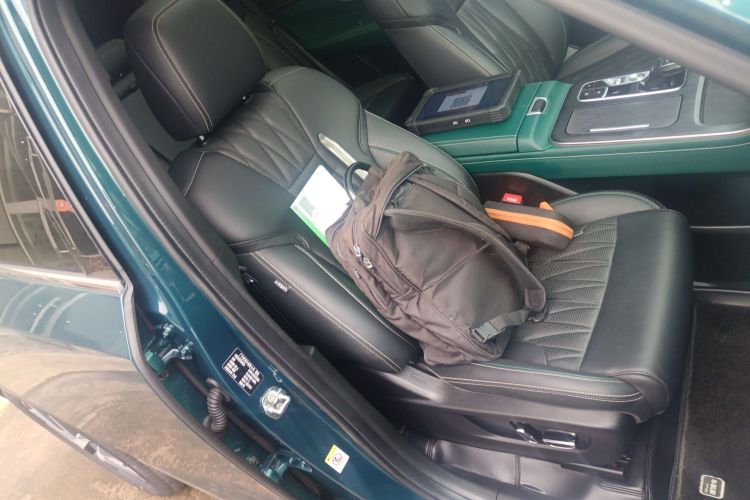 广汽传祺 传祺GS8 2022款 领航系列 2.0TGDI 两驱豪华智联版（七座）局部细节41