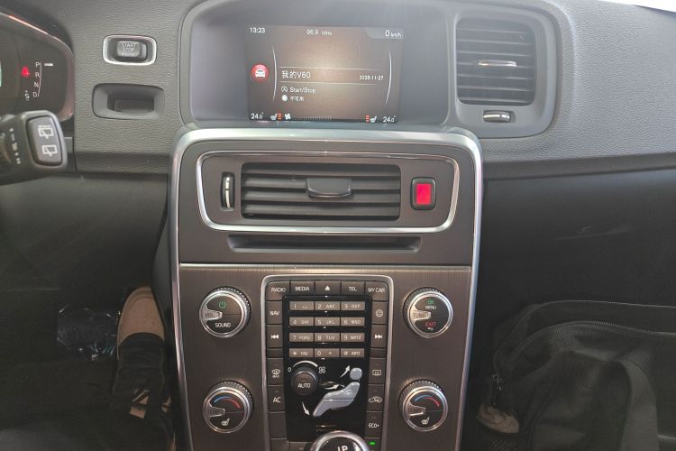 沃尔沃V60 2015款 T5 智雅版中控内饰16