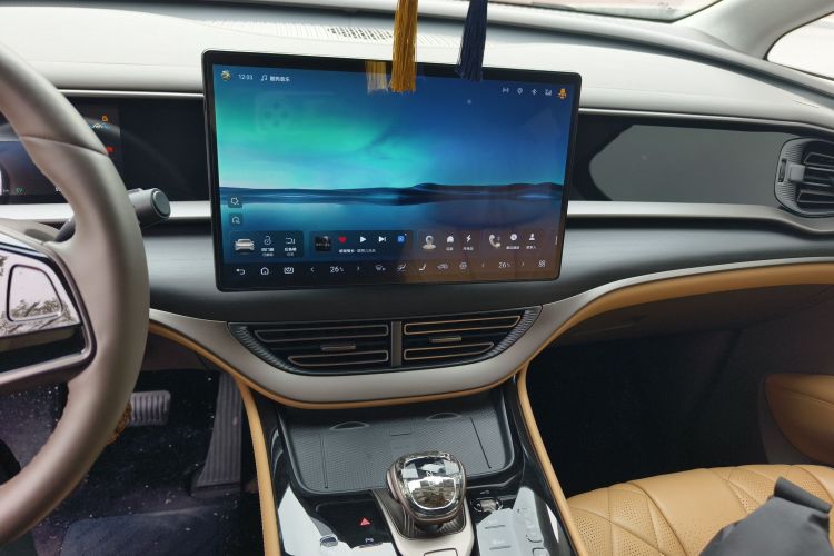 腾势D9 2022款 DM-i 970 四驱旗舰型中控内饰16