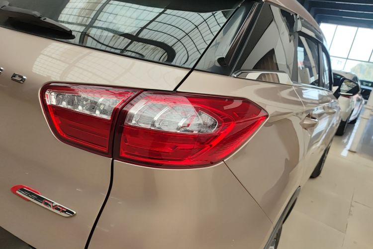 猎豹汽车 猎豹CS9 2017款 1.5L CVT精英型车身外观9