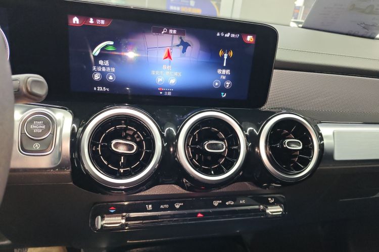 奔驰GLB 2022款 改款二 GLB 200 动感型局部细节16