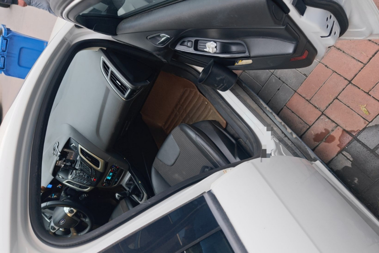 福特 福克斯 2012款 三厢 1.6L 手动风尚型局部细节9005