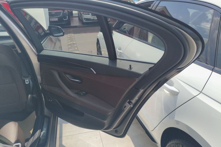 宝马5系 2017款 525Li 豪华设计套装中控内饰7006