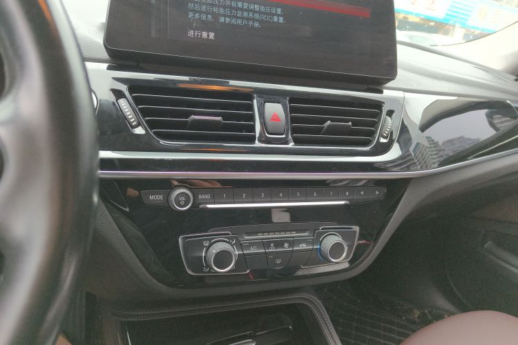 宝马1系 2023款 120i M运动曜夜版中控内饰16