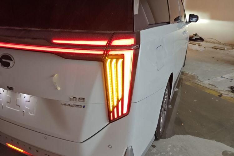 广汽传祺 传祺M8 2023款 宗师系列 双擎 御尊版车身外观6007