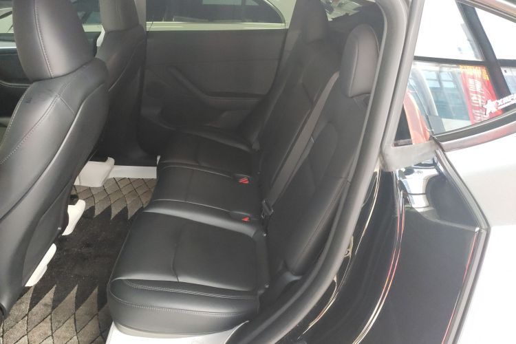 特斯拉 Model Y 2023款 后轮驱动版中控内饰21