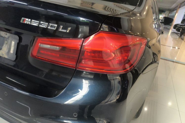 宝马5系 2018款 改款 530Li xDrive M运动套装车身外观6006