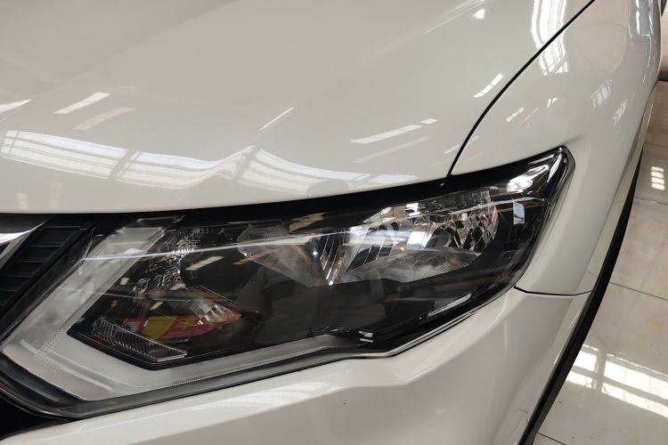 日产 奇骏 2017款 2.0L CVT舒适版 2WD车身外观36