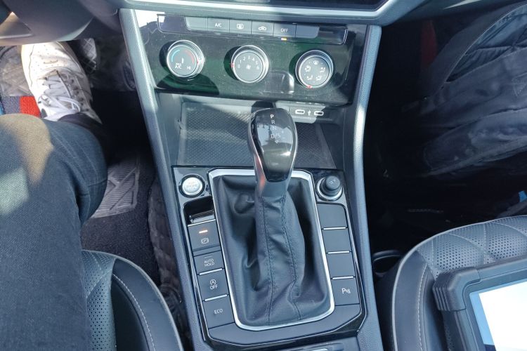 大众 速腾 2023款 300TSI DSG超越版中控内饰18