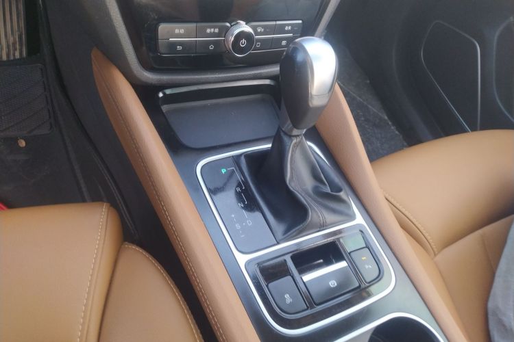 比亚迪 宋MAX 2018款 1.5T 自动智联精英型 6座局部细节18