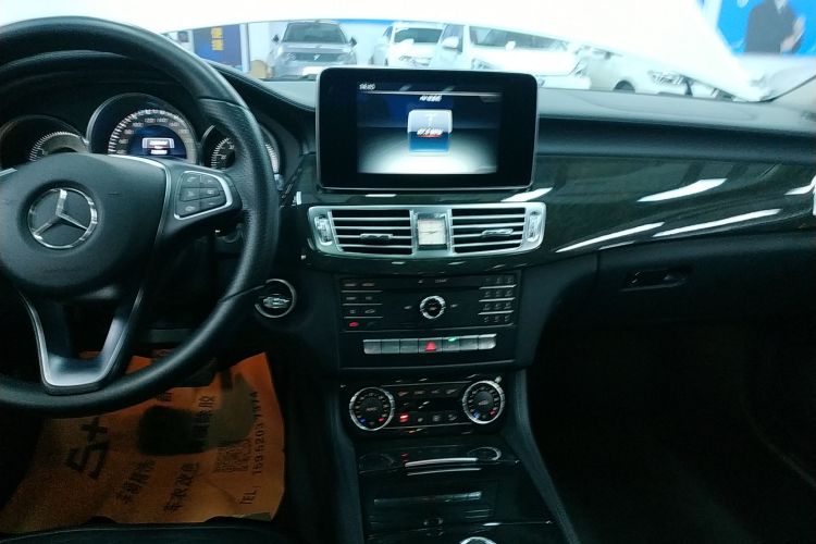 奔驰CLS 2015款 CLS 260中控内饰16
