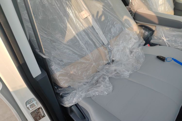 上汽大通MAXUS 大拿V1 2024款 V1 长轴高顶 多功能版（62kWh）局部细节41