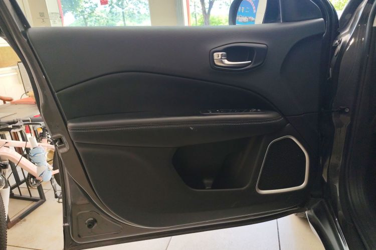 Jeep 指南者 2020款 220T 自动领先版中控内饰7007