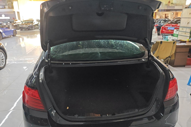 宝马5系(进口) 2015款 520i 典雅型机舱底盘23