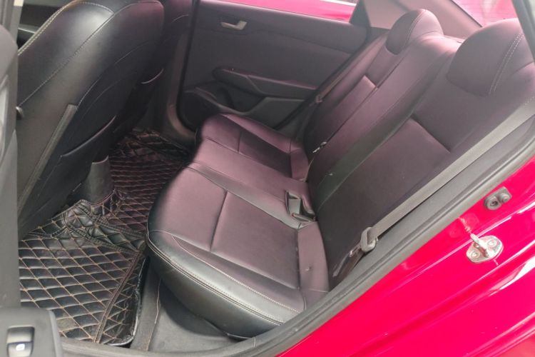 现代 悦纳 2016款 1.4L 手动炫酷版GLS中控内饰21