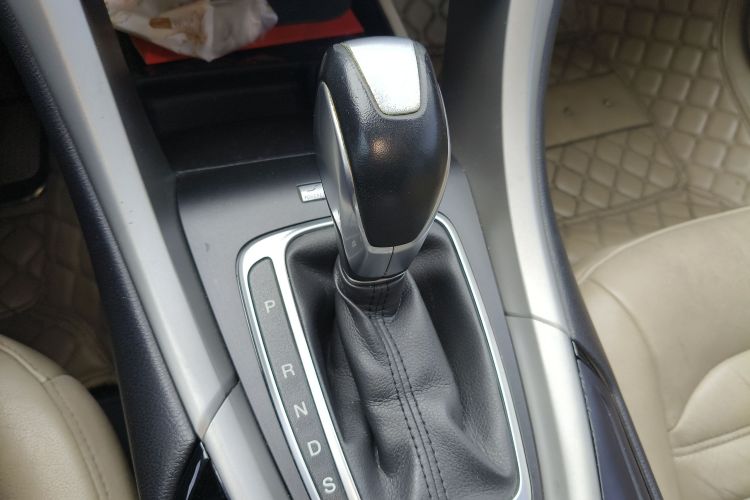 福特 蒙迪欧 2013款 2.0L GTDi200豪华型中控内饰18