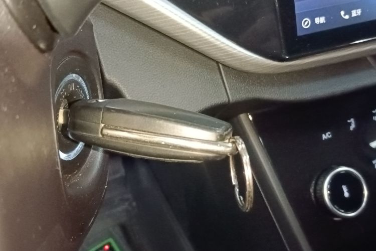 奇瑞 艾瑞泽5 2021款 PRO 1.5L 手动青春版中控内饰11