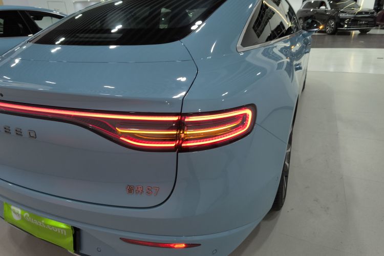 鸿蒙智行 智界S7 2024款 Ultra 四驱旗舰版车身外观9