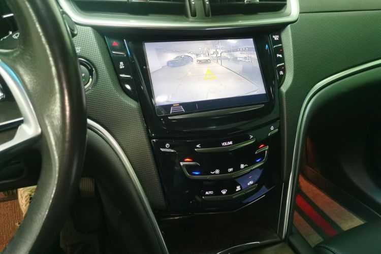 凯迪拉克XTS 2018款 28T 技术型中控内饰16