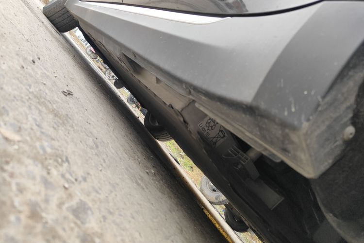 红旗E-QM5 2022款 431km 充电乐享版局部细节9002