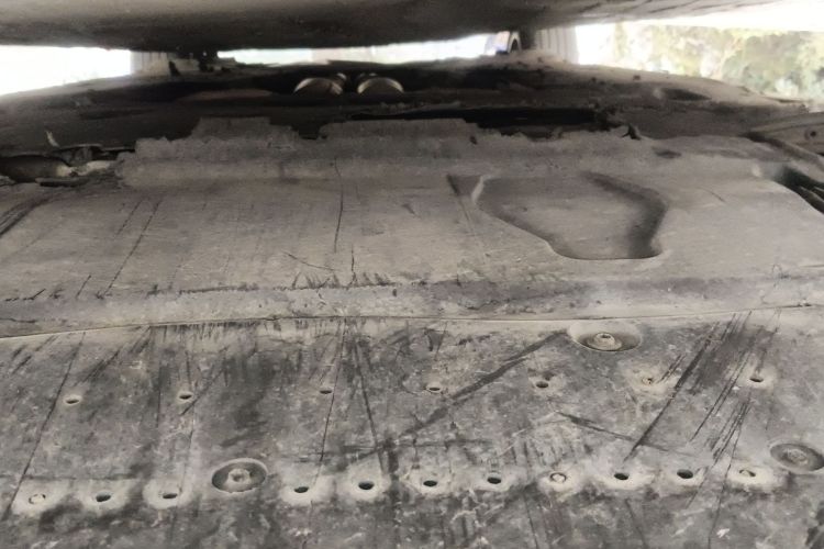 奥迪A6L 2012款 30 FSI 技术型局部细节9008