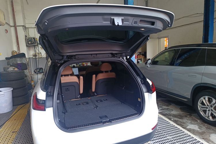 蔚来ES8 2022款 75kWh 六座版机舱底盘23