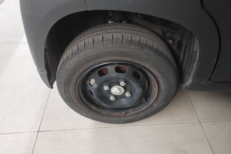 宝骏E100 2019款 250KM 智行版车身外观6008