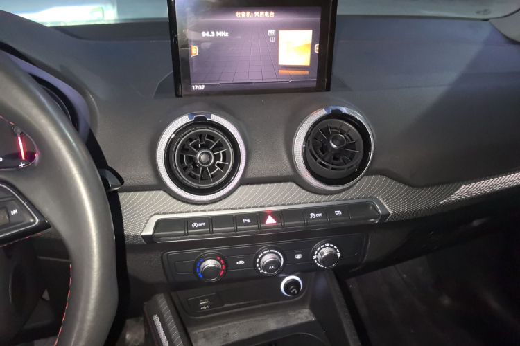 奥迪Q2L 2022款 35 TFSI 进取动感型中控内饰16