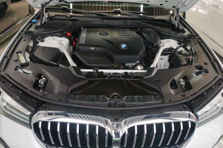 宝马5系 2021款 525Li M运动套装机舱底盘24