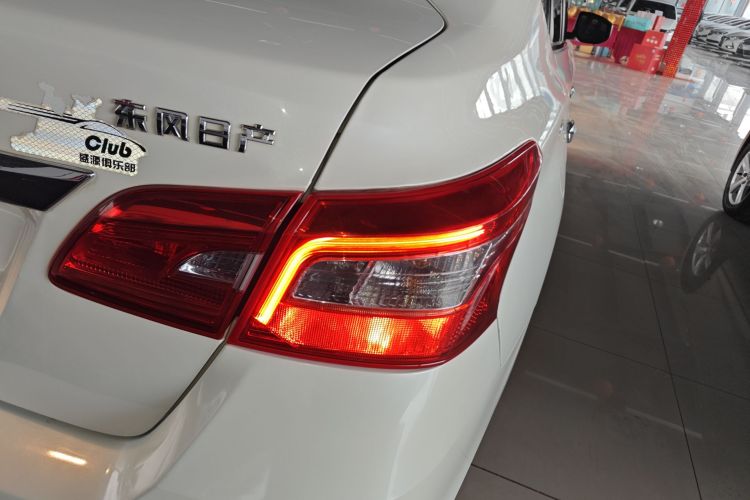 日产 轩逸 2019款 经典 1.6XL CVT豪华版车身外观9