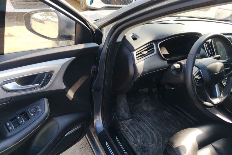 荣威i6 MAX新能源 2023款 EV 500天幕大客户版中控内饰20