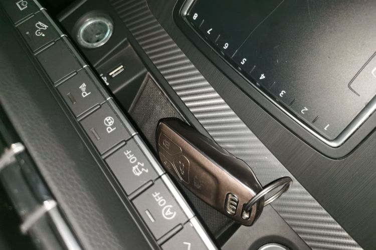 奥迪Q5L 2020款 45 TFSI 尊享运动型中控内饰11