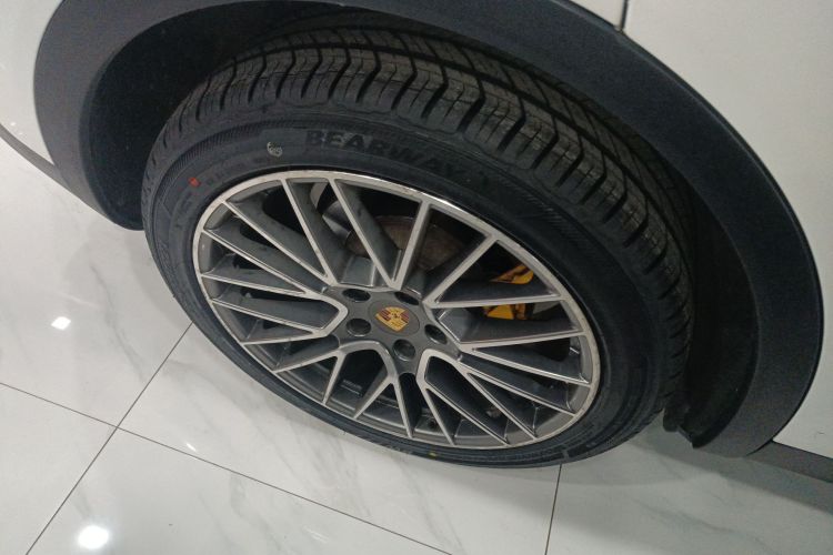 保时捷 2018款 Cayenne 3.0T车身外观6008