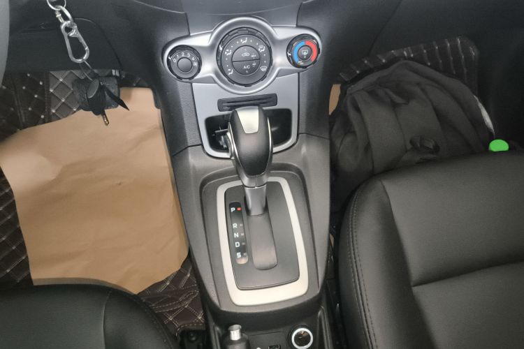 福特 嘉年华 2013款 两厢 1.5L 自动时尚型局部细节18