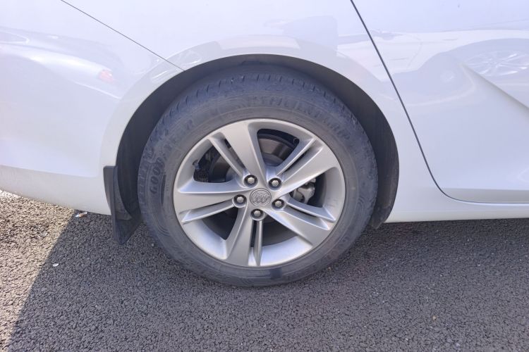 别克 君威 2019款 20T 精英型 国VI车身外观6008