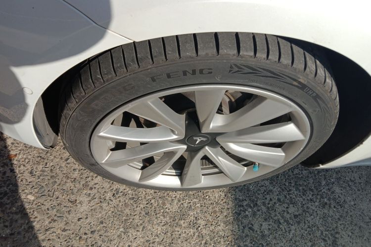 特斯拉 Model 3 2020款 改款 标准续航后驱升级版车身外观6001